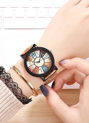 Casual Vintage Leather Women Quartz Wrist Watch Gift Clock